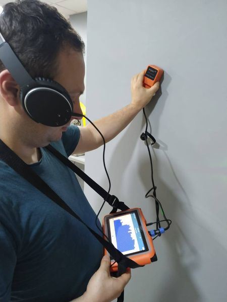Ανιχνευτής διαρροής σωλήνων σε βάθος 5 μέτρων για εξωτερικούς και εσωτερικούς χώρους 6